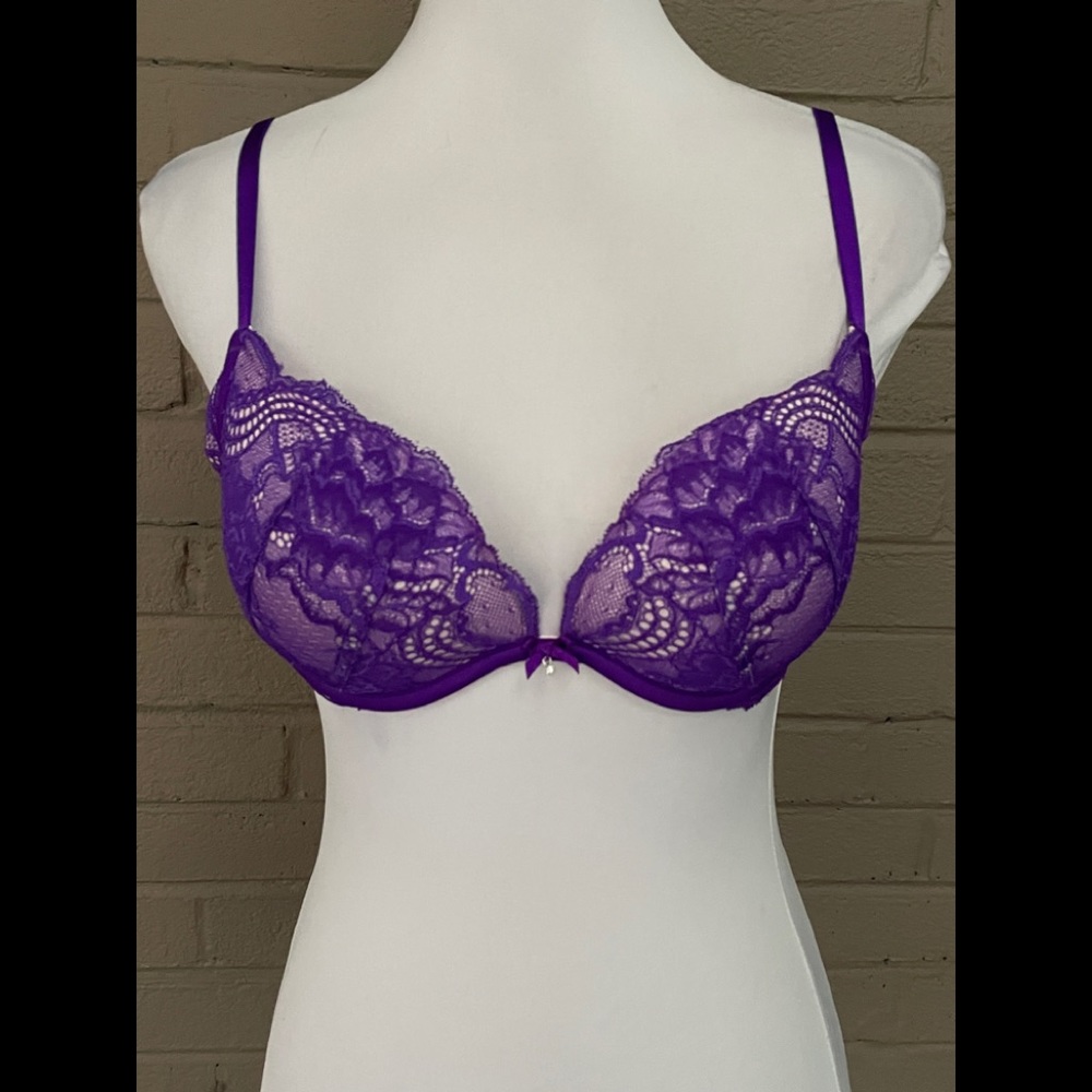 Victoria’s Secret  Purple lace push up plung bra 34B